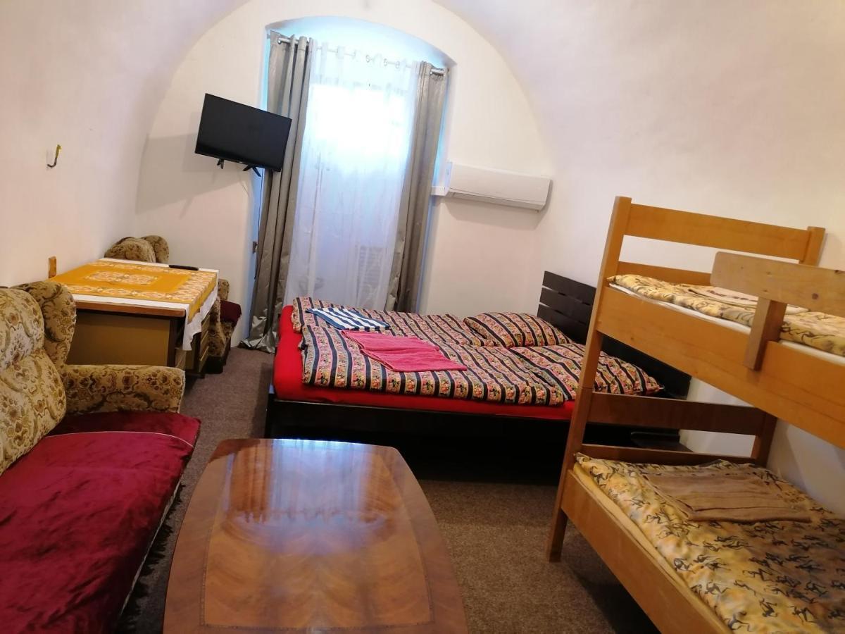 Fara Choustnikovo Hradiste Hotell Exteriör bild